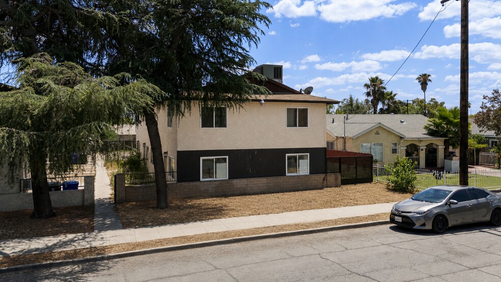 221 E 19th St, San Bernardino, CA à vendre - Photo du bâtiment - Image 1 de 6