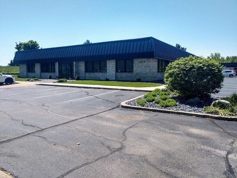 2804 Boilermaker Ct, Valparaiso, IN à vendre - Photo du bâtiment - Image 3 de 51