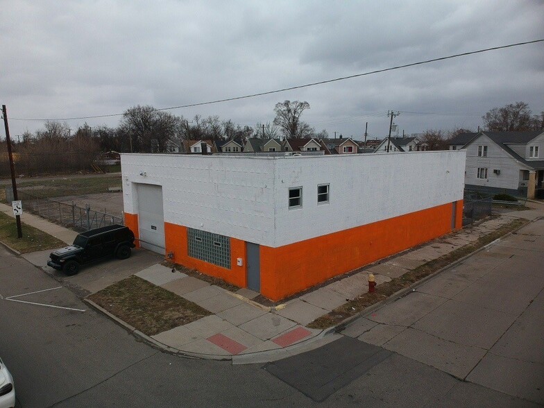 17154-17196 Conant St, Hamtramck, MI à louer - Photo du bâtiment - Image 2 de 7