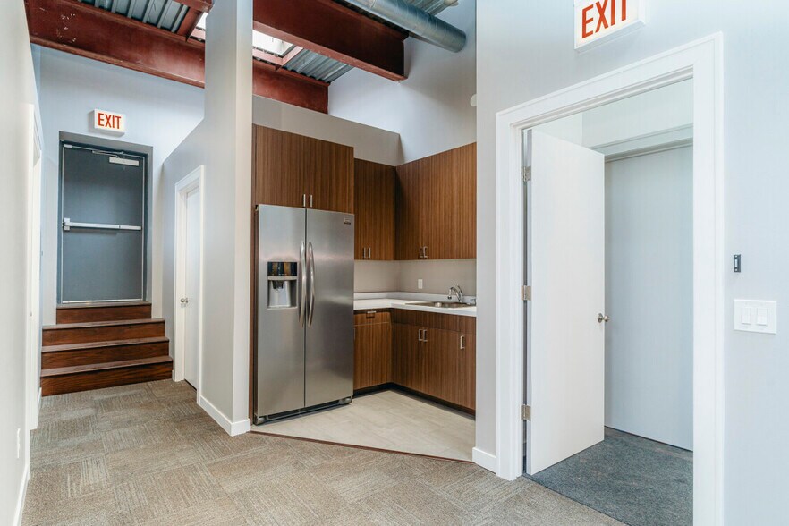 1674 N Ada St, Chicago, IL for lease - Interior Photo - Image 2 of 22