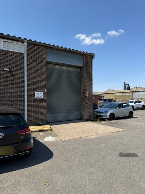 5 Darlington Close, Sandy for lease Building Photo- Image 1 of 2