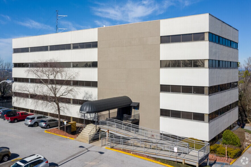 234 Goodwin Crest Dr, Homewood, AL à vendre - Photo principale - Image 1 de 8