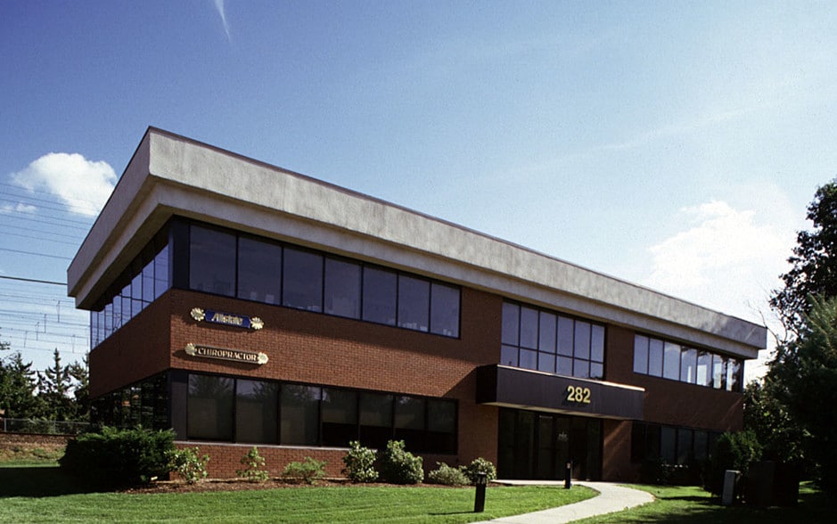 282 Railroad Ave, Greenwich, CT for lease - Building Photo - Image 3 of 6