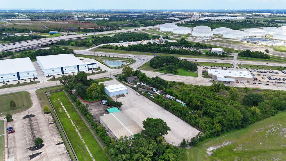 13430 Conklin Ln, Houston, TX for lease - Building Photo - Image 3 of 10