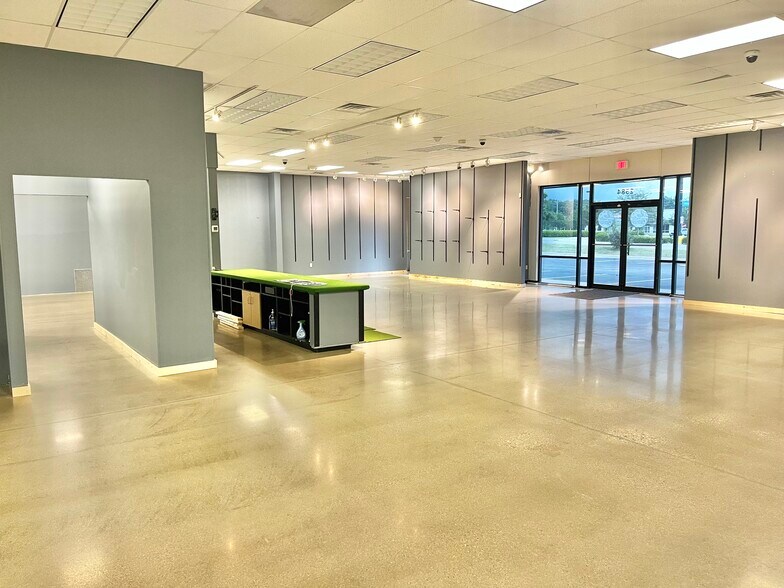 2580 - 2596 Walton Blvd blvd, Warsaw, IN for lease - Building Photo - Image 2 of 5