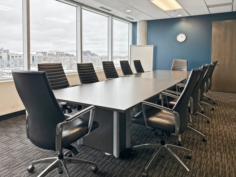 3055 Saint-Martin Boulevard West, Laval, QC à louer - Photo intérieure - Image 3 de 14