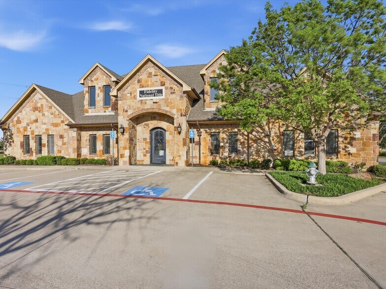 101 Countryside Ct, Southlake, TX à vendre - Photo du bâtiment - Image 2 de 36