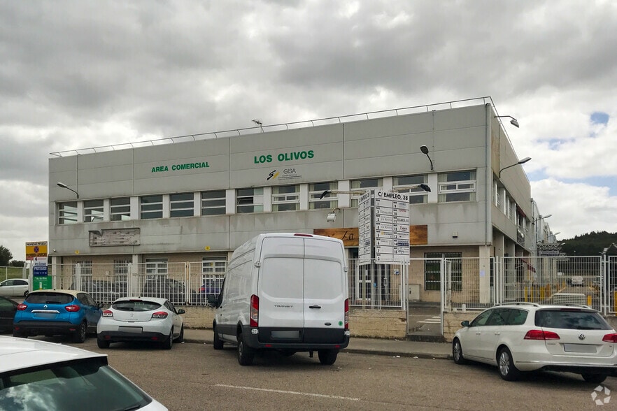 Calle del Empleo, 28, Getafe, Madrid à vendre - Photo du bâtiment - Image 2 de 3