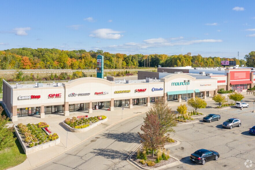 1825-1925 MarketPlace Dr SE, Caledonia, MI à louer - Photo du bâtiment - Image 1 de 14