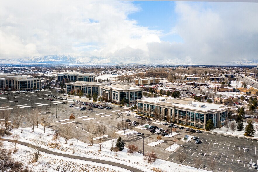 10653 S River Front Pky, South Jordan, UT à louer - Aérien - Image 2 de 16
