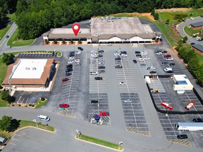 1128-1132 Freeway Dr, Reidsville, NC à louer - Photo du bâtiment - Image 2 de 9