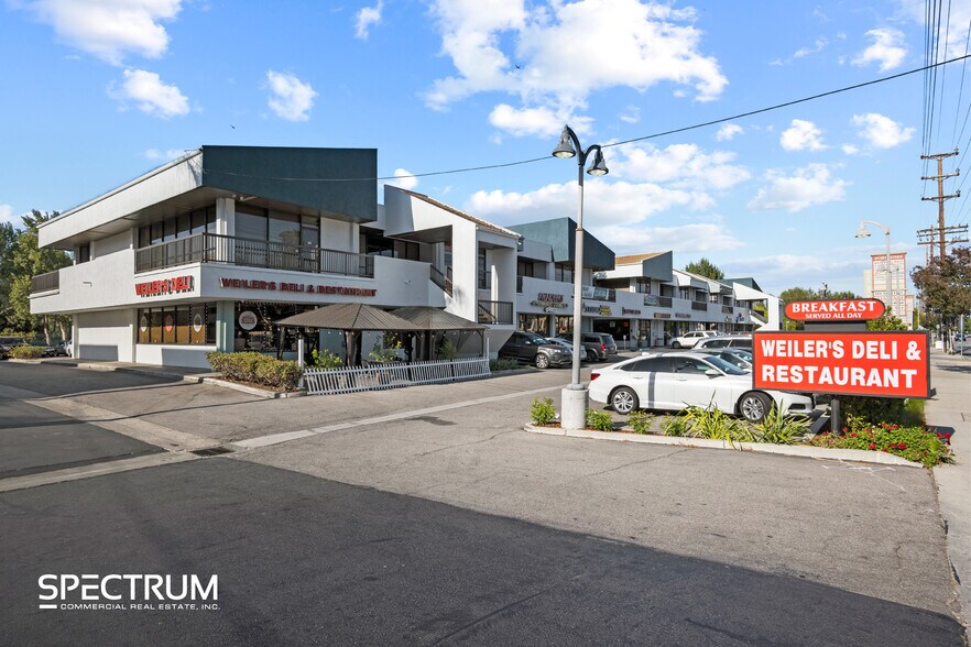 21101-21163 Victory Blvd, Canoga Park, CA for lease - Building Photo - Image 3 of 9