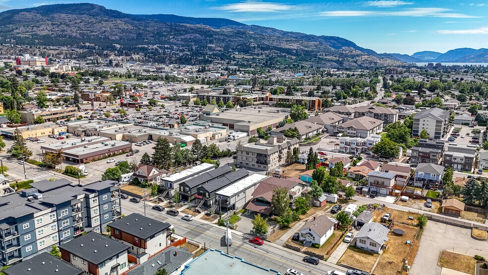 116 Calgary Av, Penticton, BC à vendre - Photo du bâtiment - Image 3 de 24