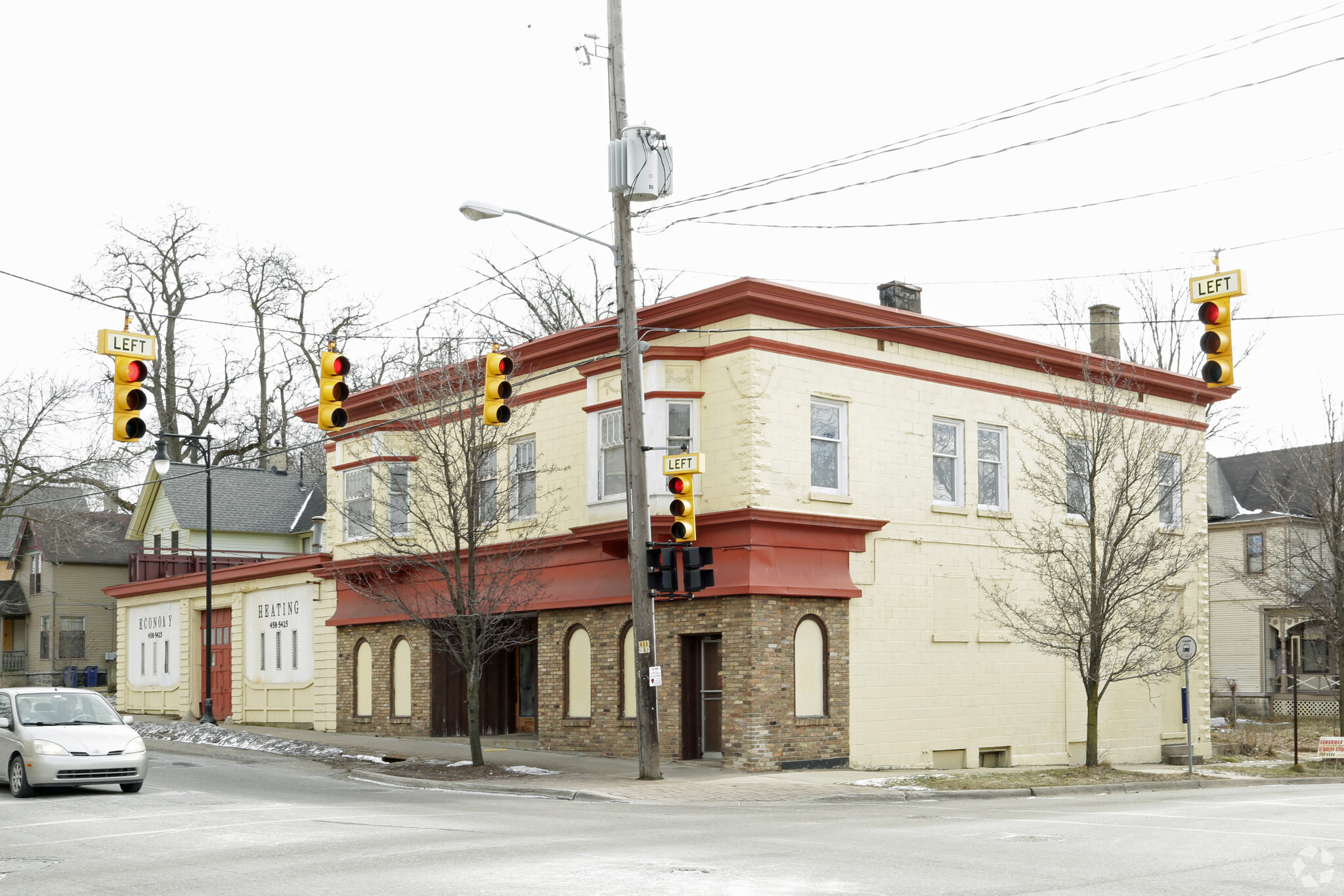 800 Wealthy St SE, Grand Rapids, MI for sale Primary Photo- Image 1 of 1