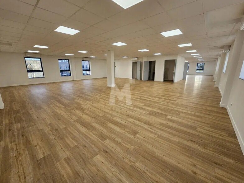 Flex dans Ris-Orangis à louer - Photo du bâtiment - Image 3 de 13