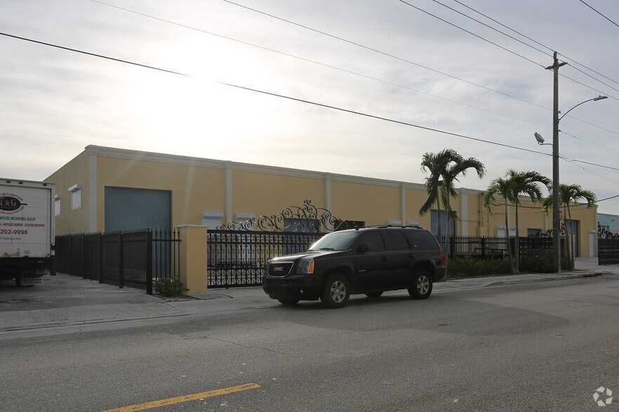5700 Georgia Ave, West Palm Beach, FL à louer - Photo du bâtiment - Image 3 de 3