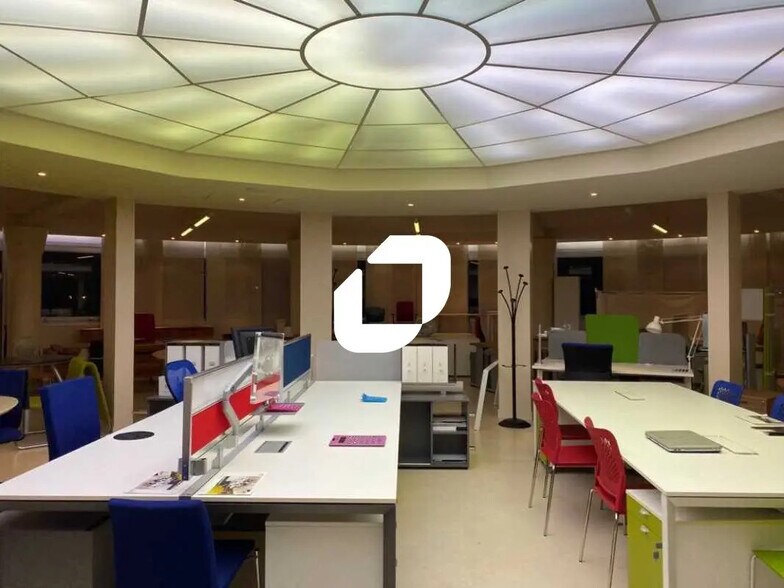 Office in Pontoise for sale - Interior Photo - Image 3 of 7