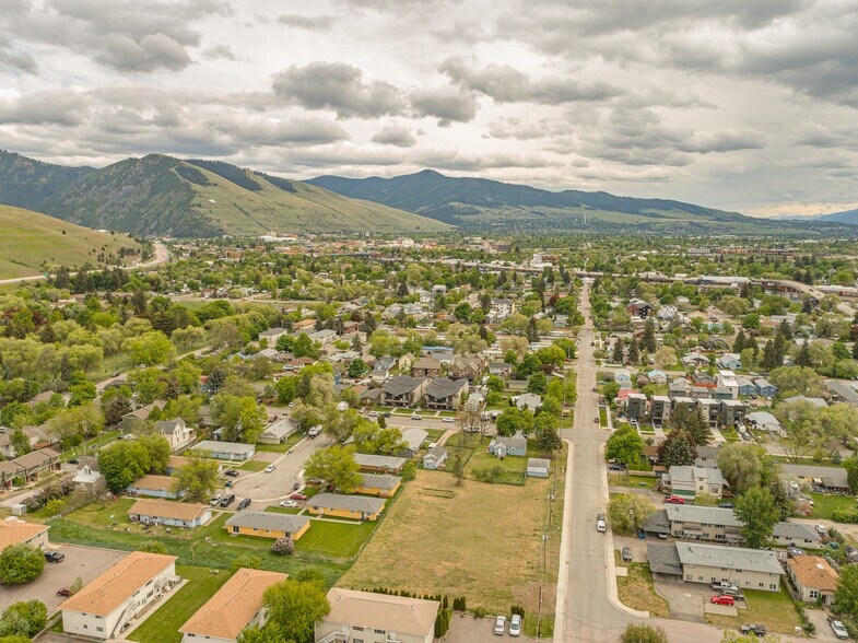819 Charlo St, Missoula, MT à vendre - Photo du bâtiment - Image 2 de 28