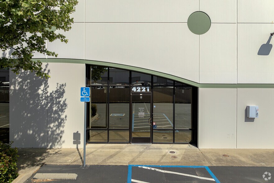 4221 Duluth Ave, Rocklin, CA for lease - Building Photo - Image 2 of 6