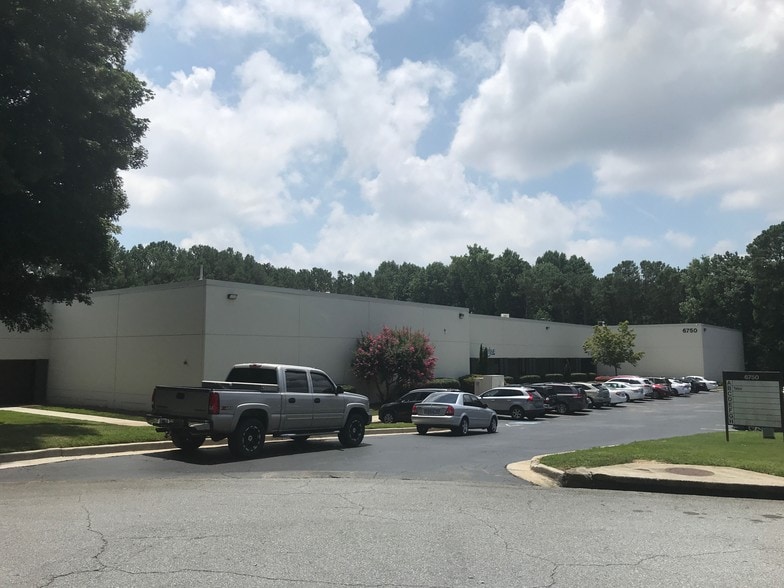6690 Jones Mill Ct, Norcross, GA for lease - Primary Photo - Image 3 of 6