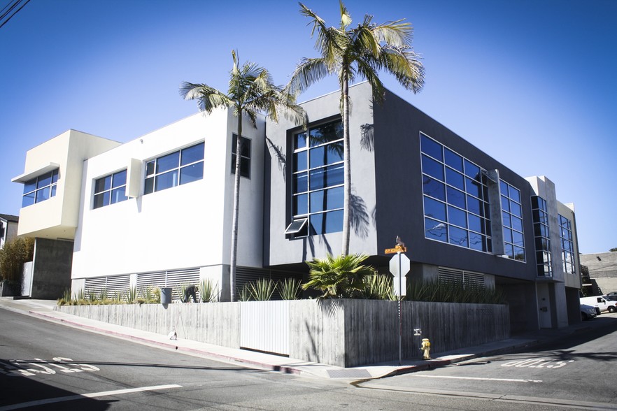 601 Cypress Ave, Hermosa Beach, CA for lease - Primary Photo - Image 1 of 23