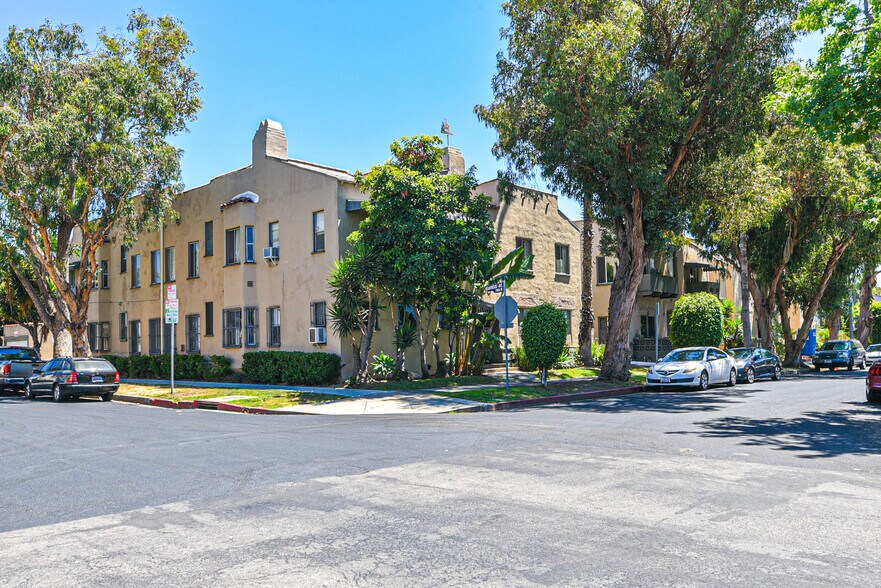 356 N Orange Grove Ave, Los Angeles, CA à vendre - Photo du bâtiment - Image 1 de 30
