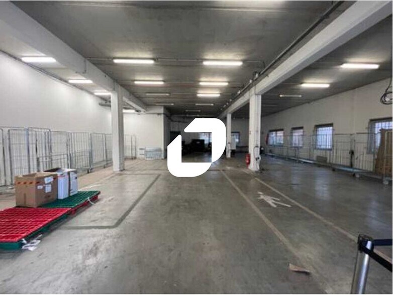 Flex dans Nanterre à louer - Photo du bâtiment - Image 2 de 40