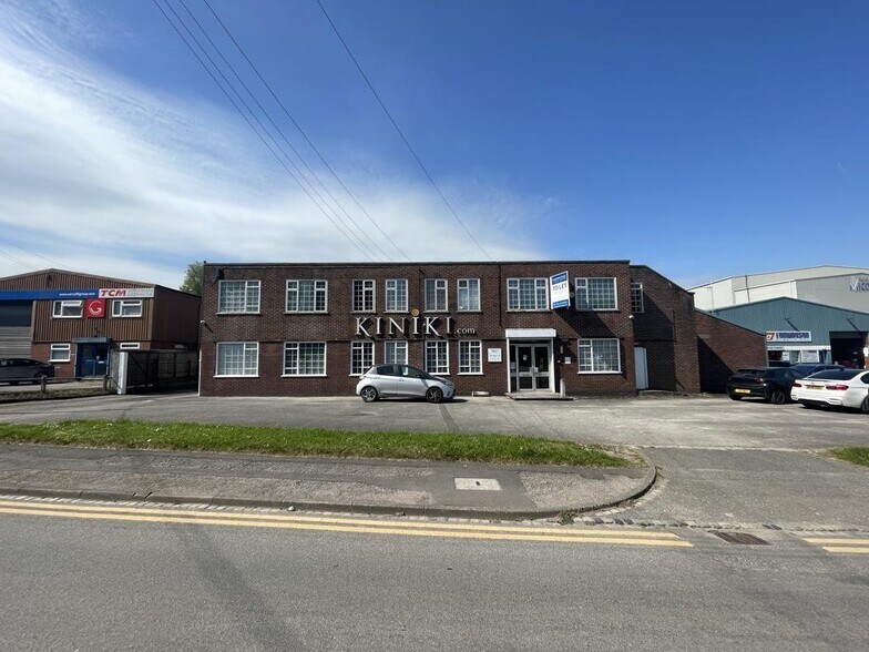 Spencroft Rd, Newcastle Under Lyme à louer - Photo du bâtiment - Image 1 de 37