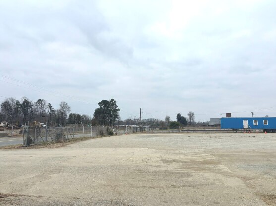 402-404 Banner Ave, Greensboro, NC à louer - Photo du bâtiment - Image 2 de 15