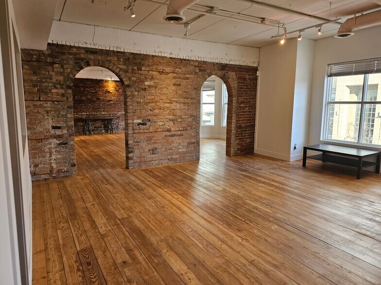 1111 3rd St SE, Calgary, AB for lease - Building Photo - Image 3 of 8