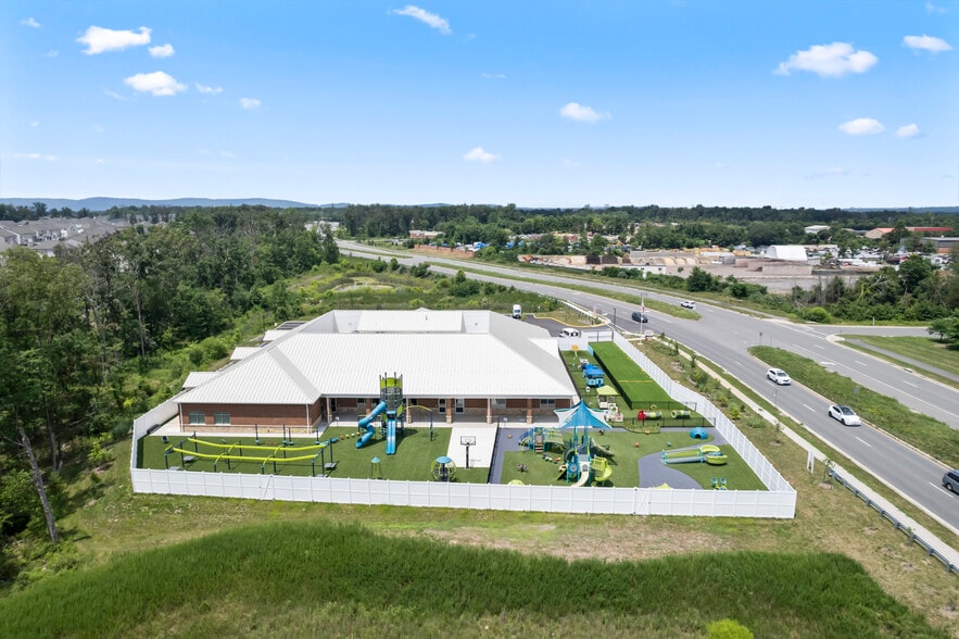 42525 Tall Cedars Pkwy, Chantilly, VA for lease - Building Photo - Image 2 of 55