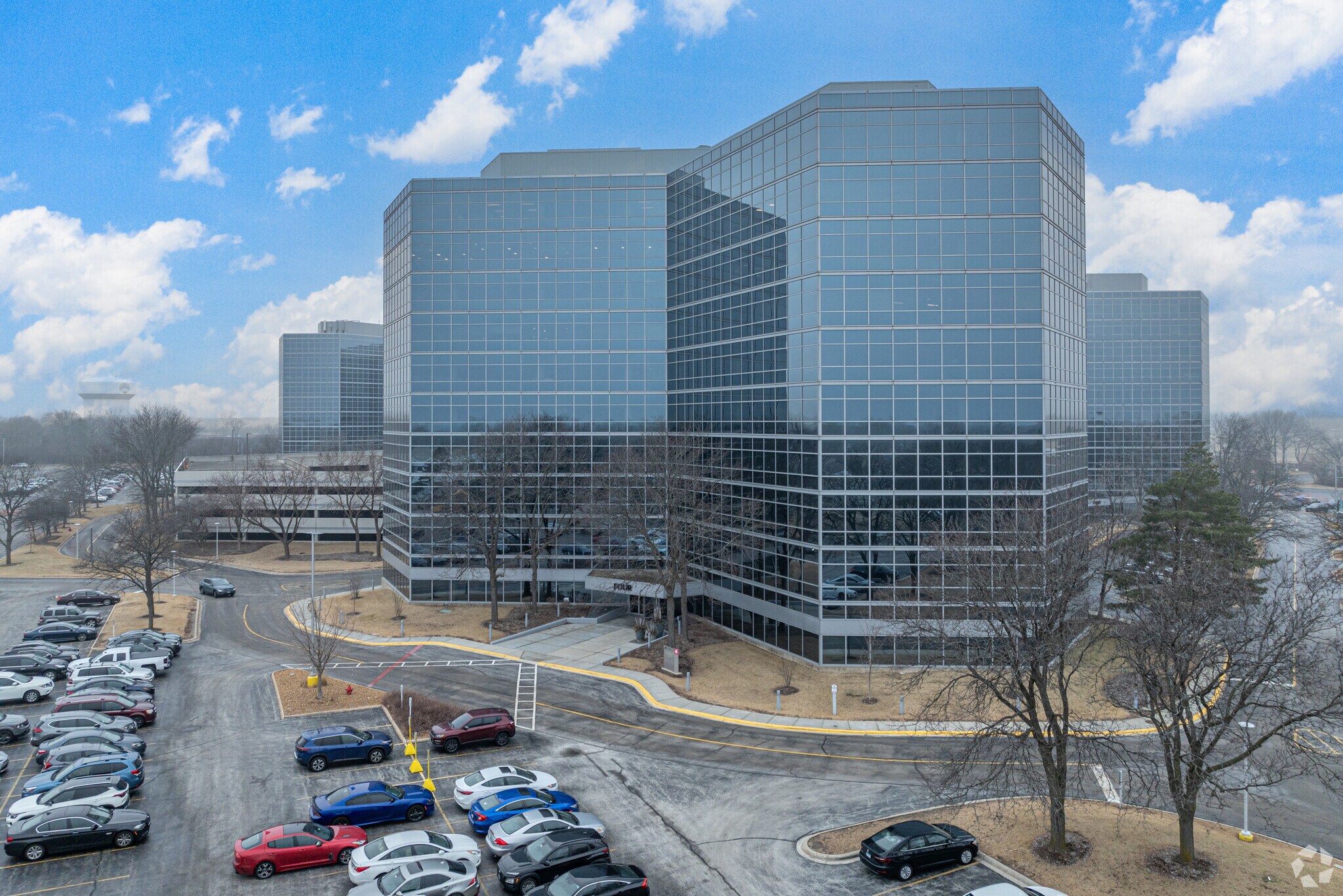 4 Westbrook Corporate Ctr, Westchester, IL for lease Primary Photo- Image 1 of 4