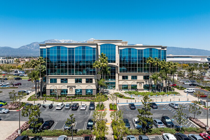 3990 Concours, Ontario, CA à louer - Photo du bâtiment - Image 3 de 7