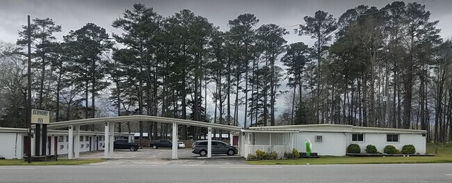 Plus de détails pour 811 S Mulberry Ave, Butler, AL - Services hôteliers à vendre