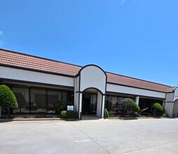 2210 W Gore Blvd, Lawton, OK à louer Photo intérieure- Image 1 de 14