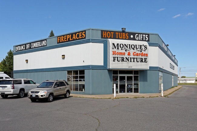 Plus de détails pour 405 Ninth St W, Cornwall, ON - Commerce de détail à louer