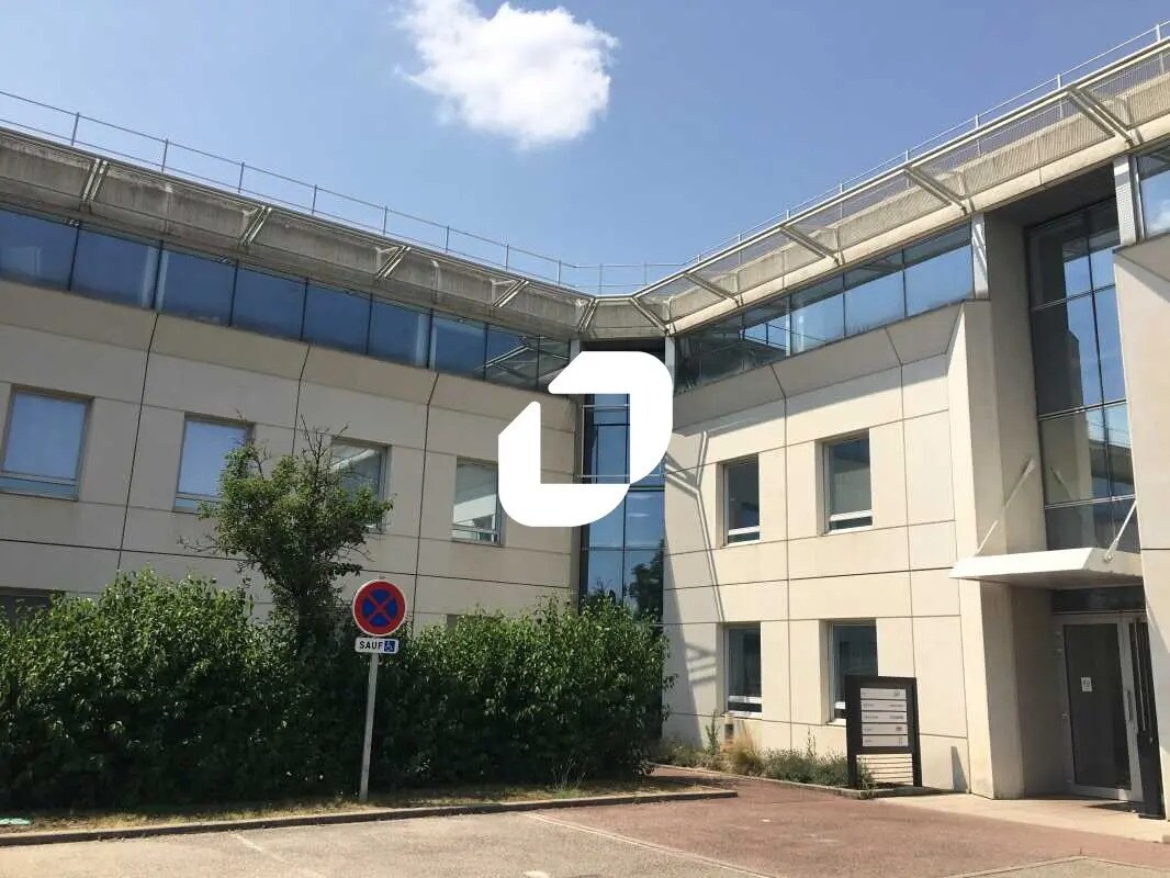 Office in Saint-Priest for lease Building Photo- Image 1 of 10