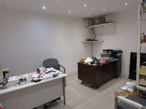 249 Elgin Av, Londres à louer Photo intérieure- Image 1 de 3