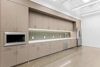 680 N McCarthy Blvd, Milpitas, CA for lease Interior Photo- Image 1 of 7