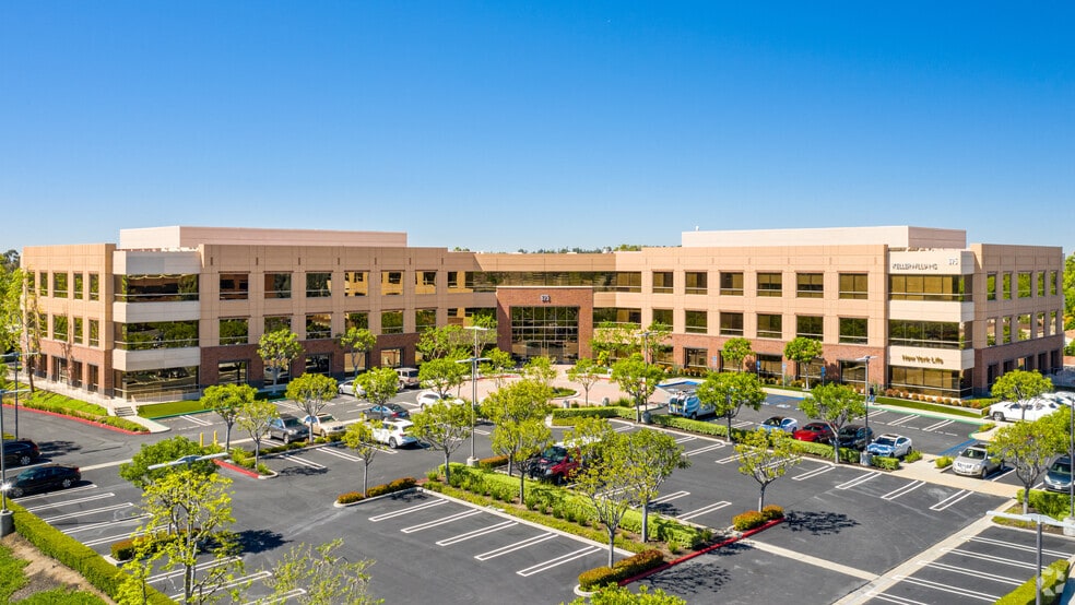 675 Placentia Ave, Brea, CA for lease - Building Photo - Image 2 of 8