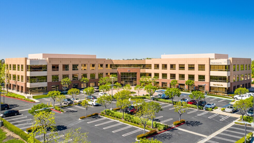 675 Placentia Ave, Brea, CA à louer - Photo du bâtiment - Image 2 de 8