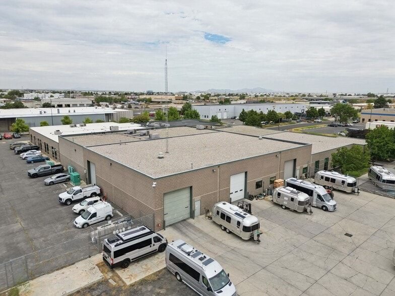 3131 W 2210 S, Salt Lake City, UT à vendre - Photo du bâtiment - Image 2 de 15