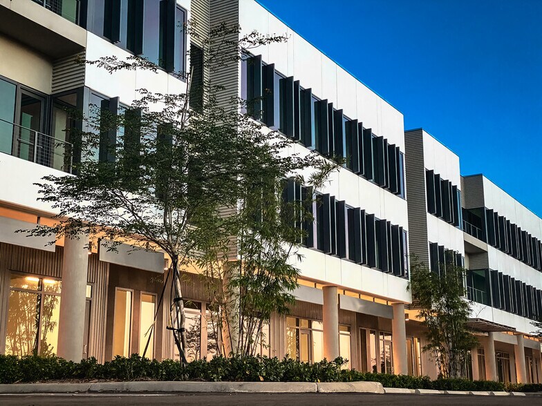 1695 NW 110th Ave, Miami, FL à vendre - Photo du bâtiment - Image 1 de 18
