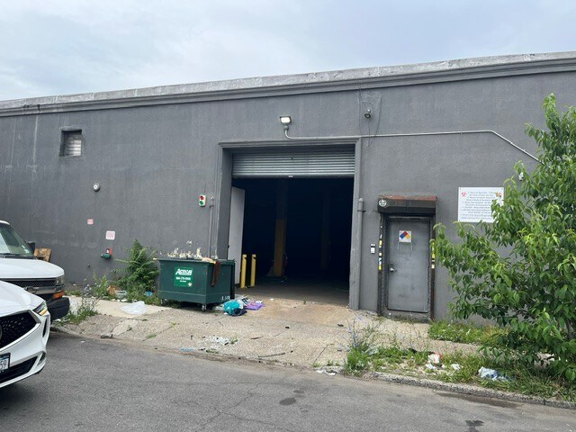 634 Berriman St, Brooklyn, NY à louer - Photo du bâtiment - Image 2 de 4