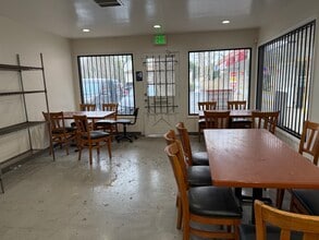 1249-1265 N Vineyard Ave, Ontario, CA à louer Photo du bâtiment- Image 1 de 3