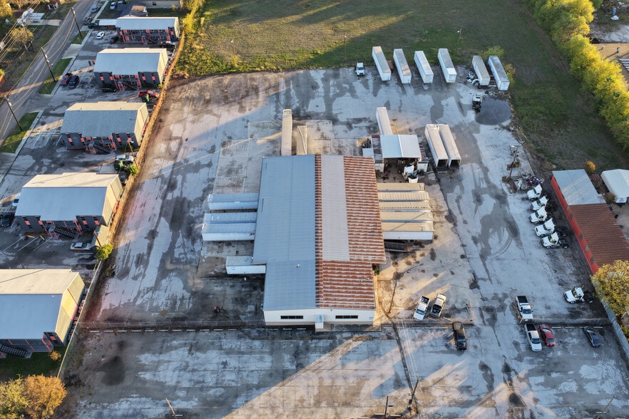 2026 W Malone Ave, San Antonio, TX à vendre - Photo du bâtiment - Image 2 de 60