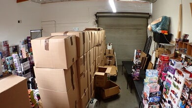 7625 Hayvenhurst Ave, Van Nuys, CA for lease Interior Photo- Image 2 of 3