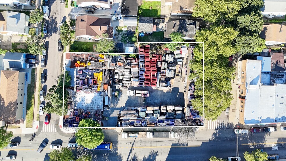 12 Commercial Properties portfolio of 12 properties for sale on LoopNet.ca - Building Photo - Image 3 of 8