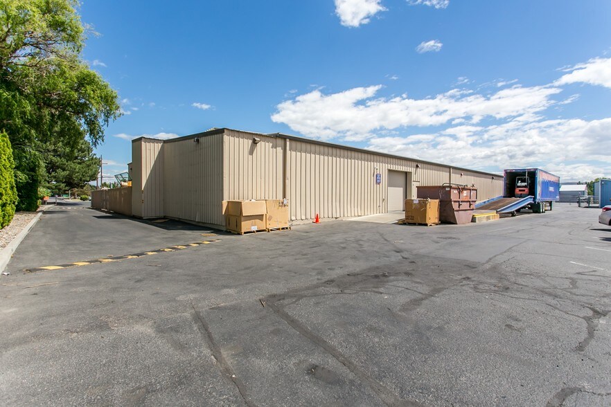 810 S Dayton St, Kennewick, WA à vendre - Photo du bâtiment - Image 3 de 40