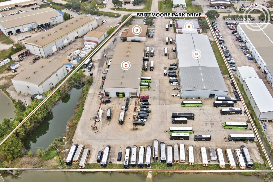 11435 Brittmoore Park Dr, Houston, TX à louer - Photo du bâtiment - Image 2 de 10
